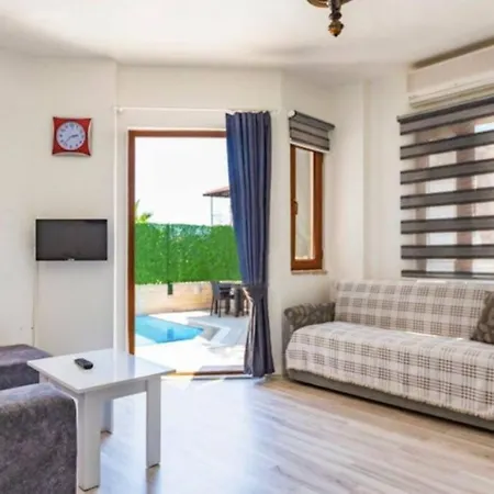 Lägenhet Kalkan Merkezde 2 Kisilik Ortak Havuzlu Daire Kaş